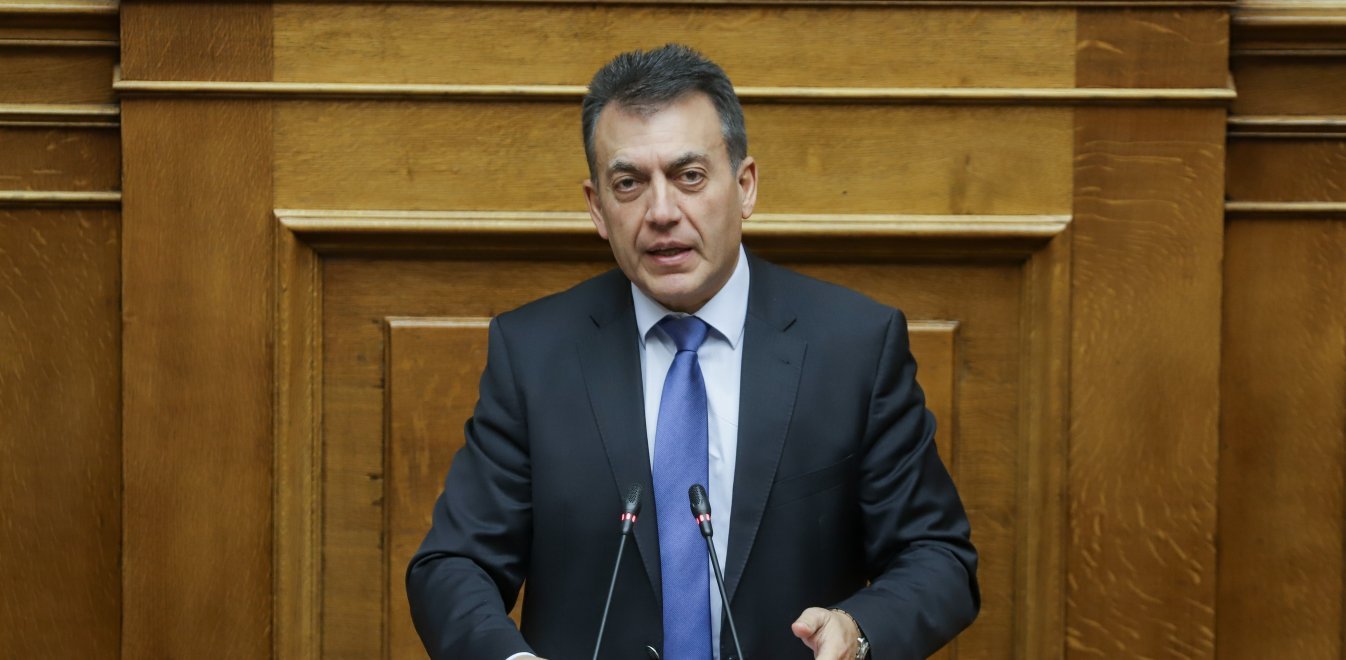 Ρουβίκωνας: Εισβολή στο πολιτικό γραφείο του Γιάννη Βρούτση