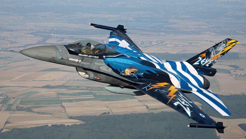 F-16  σε εντυπωσιακούς ελιγμούς (βίντεο)