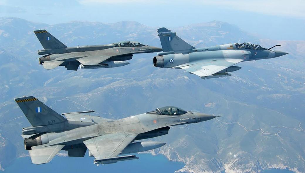 F-16 της ΠΑ πέταξαν πάνω από τις Καστανιές του Έβρου (βίντεο)