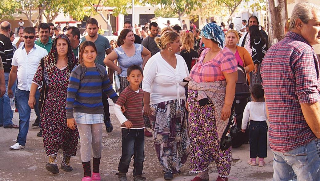 Καραντίνα στους μουσουλμάνους Ρομά της συνοικίας Δροσερού στην Ξάνθη λόγω κρούσματος κορωνοϊού σε μωρό (upd)