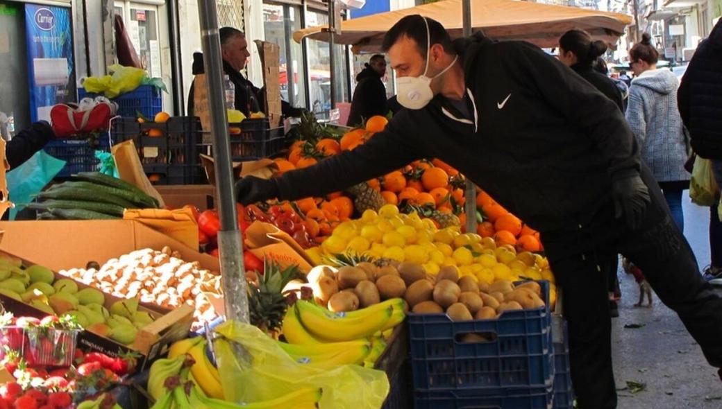 Θεσσαλονίκη: «Πανικός» στη λαϊκή αγορά Κορδελιού – Δεν τηρούν τις αποστάσεις (φωτο)