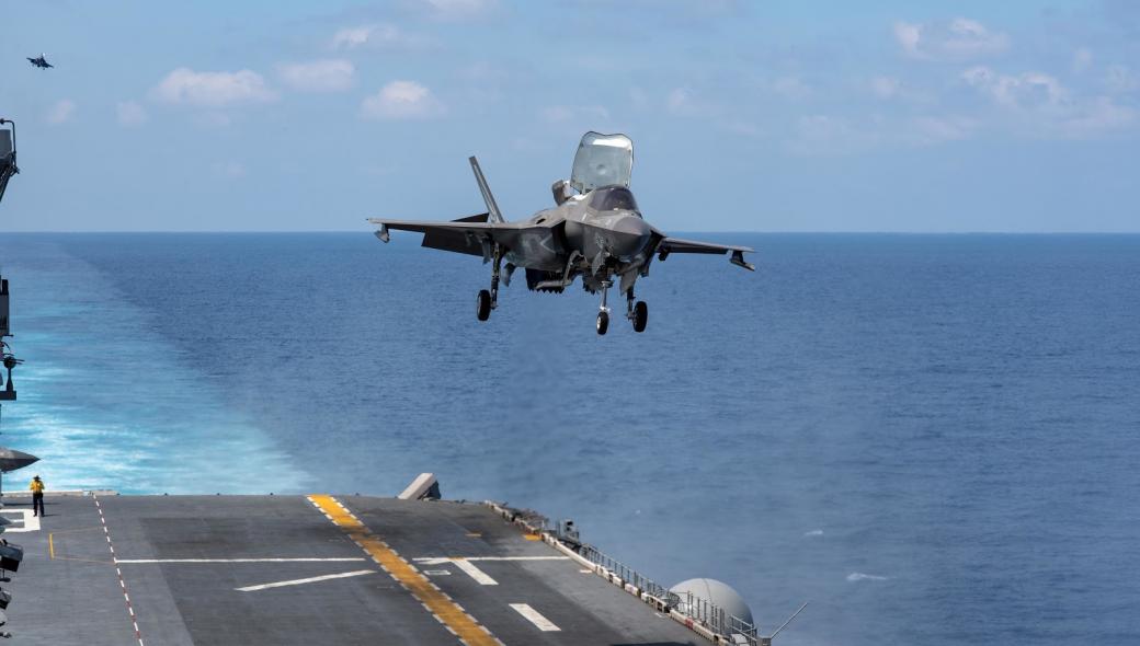 USS America: Εντυπωσιακά πλάνα από τις επιχειρήσεις F-35B και  MV-22B Osprey στην κινεζική Θάλασσα