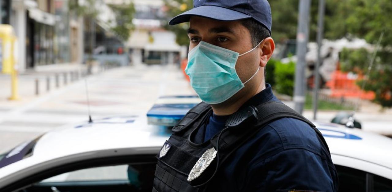 Το σχέδιο της ΕΛ.ΑΣ για τις πλατείες: Έρχονται «ειρηνοποιοί» αστυνομικοί – Θα έχουν «πυροσβεστικό» ρόλο