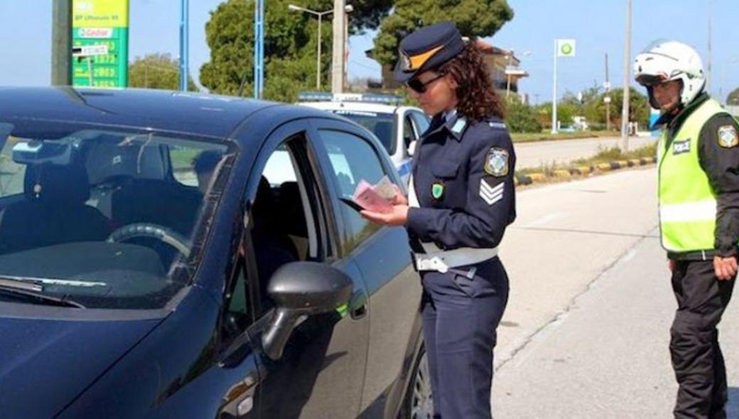 «Έφοδος» της Τροχαίας στην παραλιακή – Αφαιρέθηκε το δίπλωμα σε 48 οδηγούς