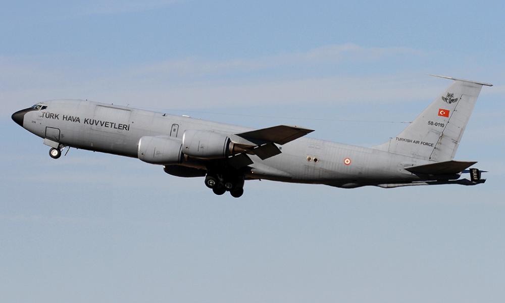 Τουρκικό KC-135R και αμερικανικό Β1-Β κοντά στην Κριμαία – Η ρωσική «υποδοχή» με Su-27 (βίντεο)