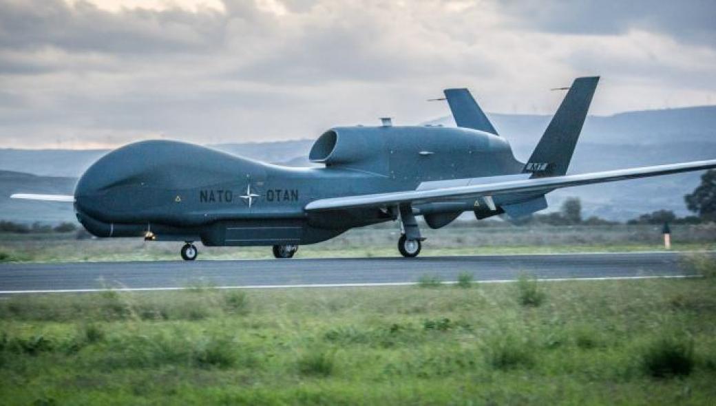  Ανάπτυξη Northrop Grumman RQ-4 Global Hawk από την νήσο Γκουαμ στην Ιαπωνία