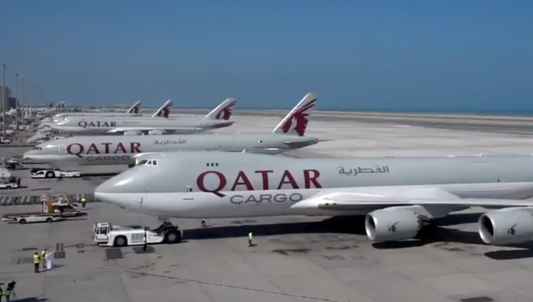 Qatar Airways: Τι λέει η αεροπορική εταιρεία για τα 12 κρούσματα κορωνοϊού που έφτασαν στην Ελλάδα