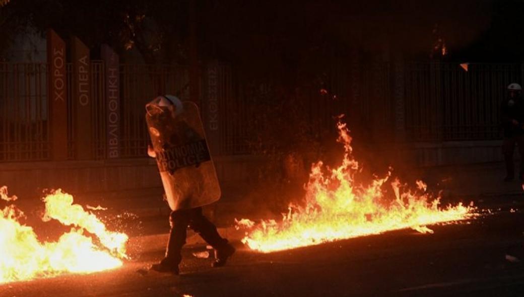 Πέντε συλλήψεις για τα επεισόδια στην Αθήνα – Ανάμεσα τους… και ένας Ιταλός