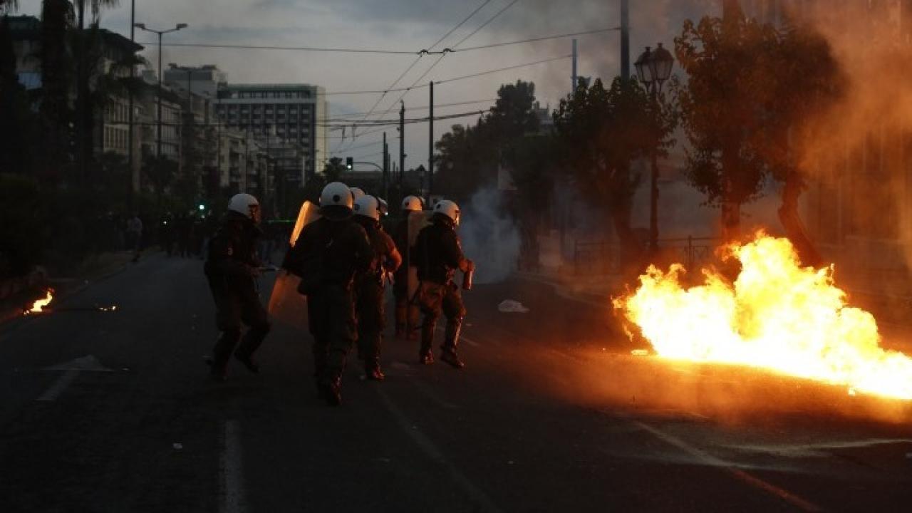 Νέα ένταση στην Ακαδημίας: Μια προσαγωγή στο Κολωνάκι