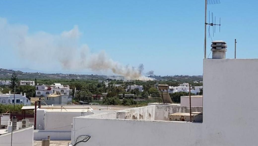 Υπό έλεγχο η πυρκαγιά κοντά στο αεροδρόμιο της Νάξου