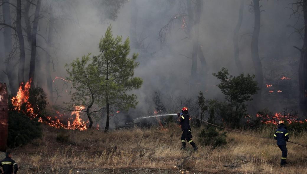 Μεγάλη φωτιά στη Ζάκυνθο – Καίγεται δάσος (φώτο)