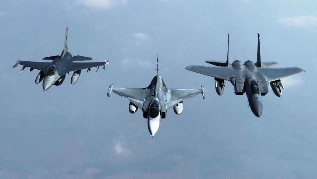 JAS 39 Gripen Vs F-16: Ποιο θα επικρατήσει;