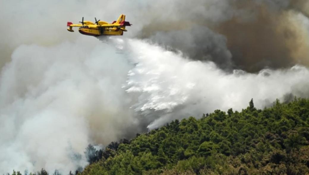 Η Τουρκία στέλνει δυο πυροσβεστικά αεροσκάφη στην Ελλάδα για τις πυρκαγιές