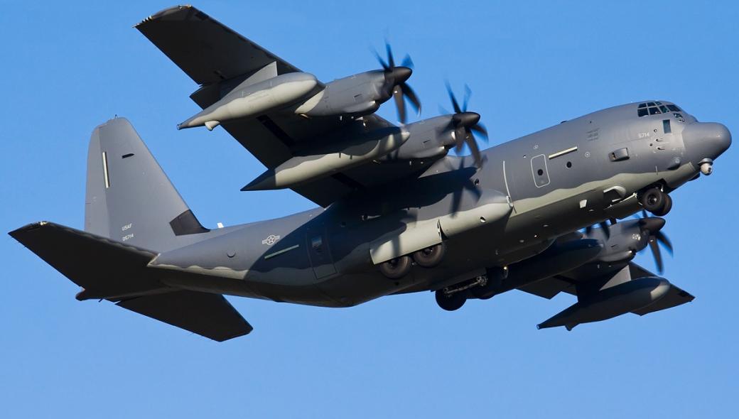 Σουηδία: Αμερικανικό MC-130J Commando II προσγειώθηκε σε αυτοκινητόδρομο και ξεφόρτωσε HIMARS