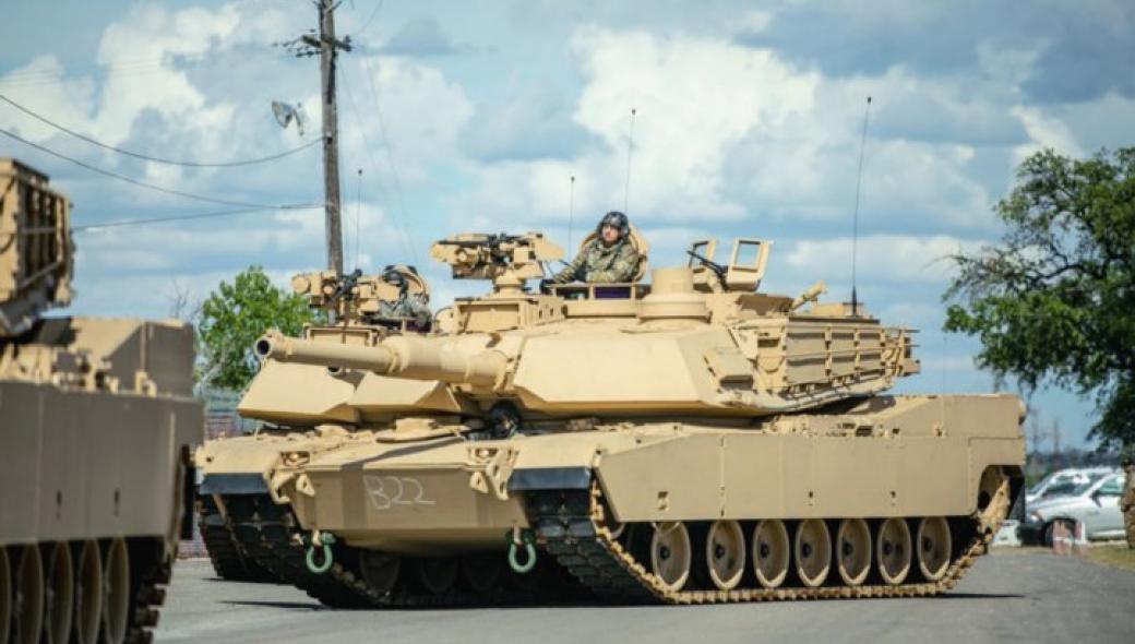 Πολωνικά πληρώματα για τα άρματα μάχης M-1A2C Abrams εκπαιδεύουν οι Αμερικανοί