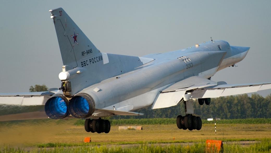 Tu-22M3 της ρωσικής Αεροπορίας πέταξαν πάνω από την Λευκορωσία συνοδεία Su-30