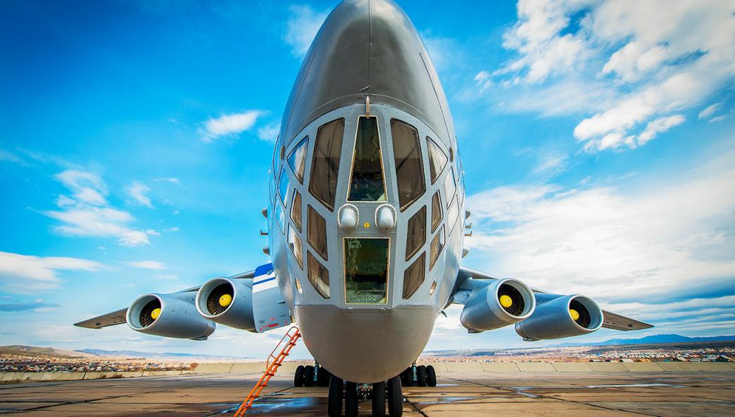 Πτήσεις ρωσικών Il-76 και απόπλους στολίσκου ρωσικών σκαφών από την Ταρτούς προκαλούν ανησυχία