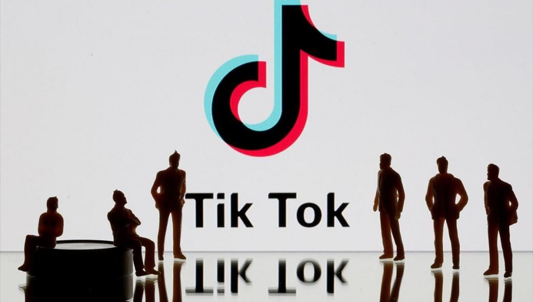 Το TikTok ανακοίνωσε ότι αναστέλλει τη δυνατότητα ανάρτησης νέων βίντεο από την Ρωσία