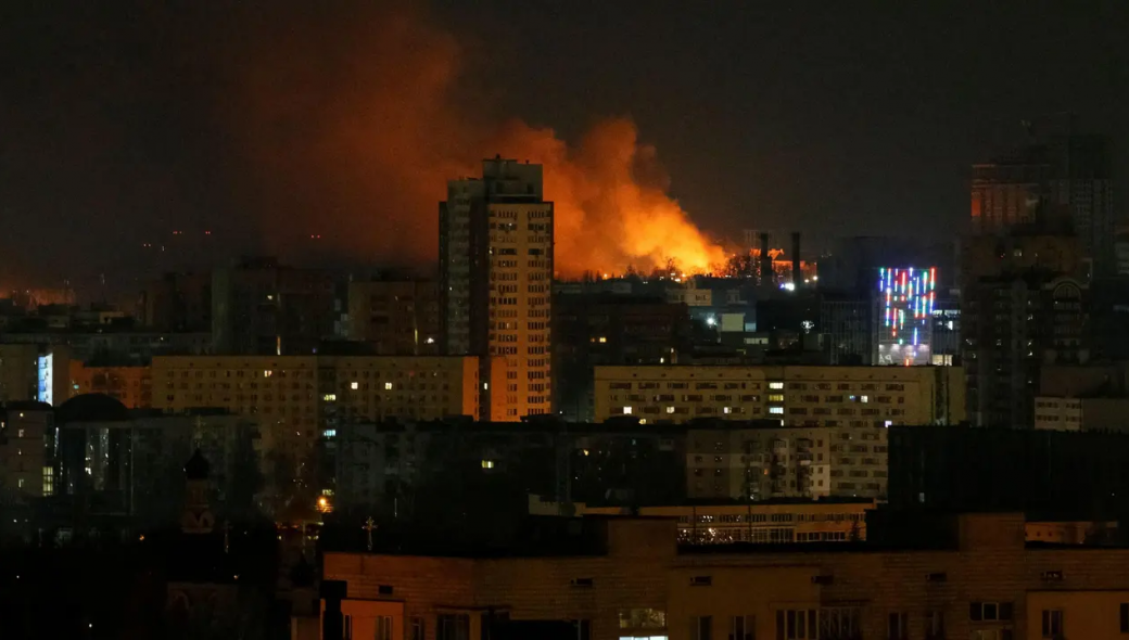 Πυρά αεράμυνας πάνω από το Κίεβο (βίντεο)