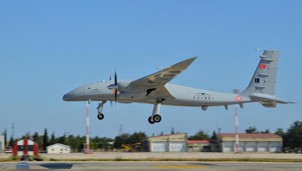 UAV Akinci: Πραγματοποίησε βολή βόμβας LGK-82 με κατεύθυνση λέιζερ