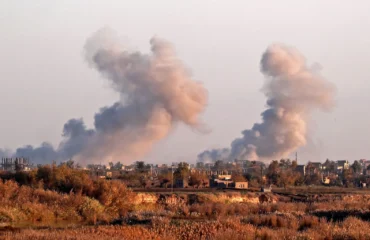 Σφοδροί βομβαρδισμοί Αμερικανών και Βρετανών κατά φιλοϊρανικών δυνάμεων στην ανατολική Συρία