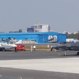 Γράφεται ιστορία στην Ινδία: F-35 και Su-57 πρόσωπο με πρόσωπο στην Aero India 2025!